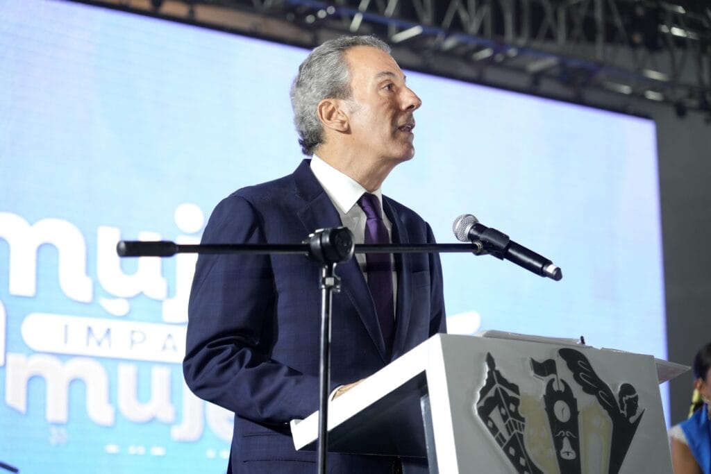 Pepe Chedraui impulsa la igualdad de género en Puebla