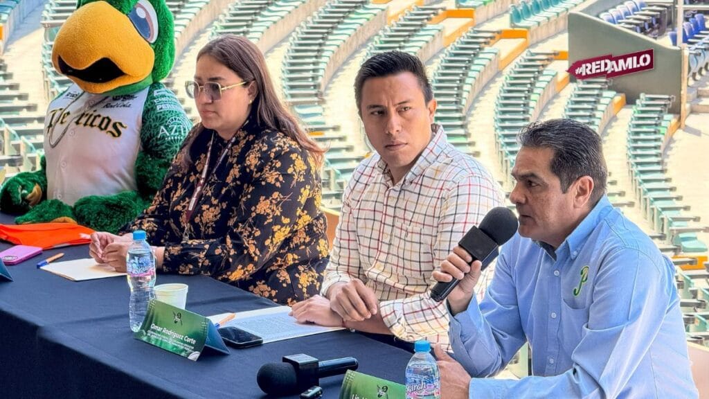 Firman convenio Pericos de Puebla y OOSL para fomentar reciclaje y deporte