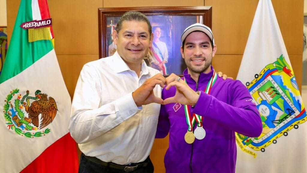 Gobierno de Puebla duplica apoyo económico a medallistas del estado