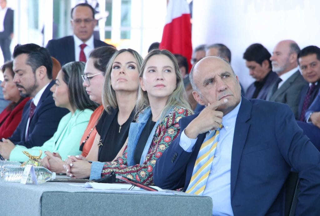 Productos poblanos llegan a Oxxo