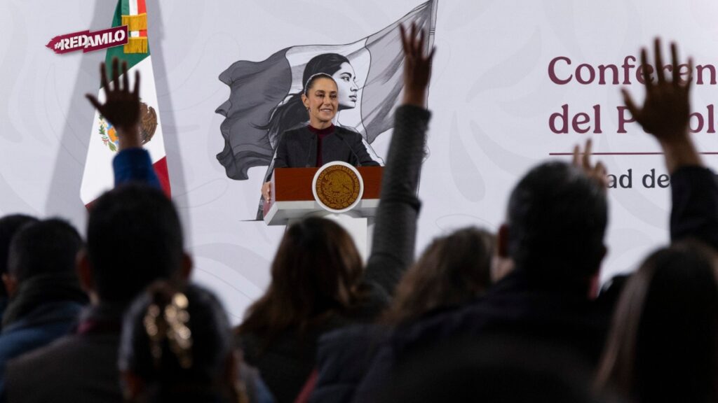 Mañanera Claudia Sheinbaum hoy SaberesMX, bancos y Generación Z