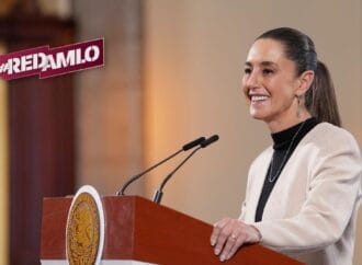 Sheinbaum presenta nueva estrategia para PEMEX y rechaza recortes de personal operativo