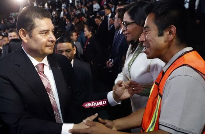 Faenas Comunitarias en Puebla transforman vidas: Armenta