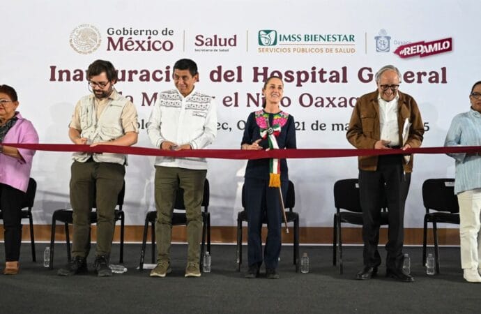 Sheinbaum inaugura dos hospitales públicos en Oaxaca