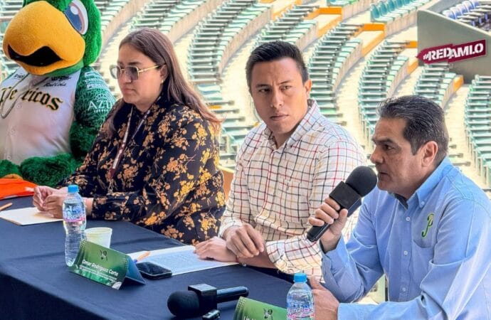 Firman convenio Pericos de Puebla y OOSL para fomentar reciclaje y deporte