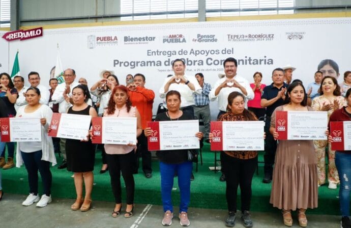 Gobierno de Puebla entrega apoyos y moderniza Tepexi con obra comunitaria