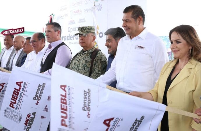 Gobierno de Puebla instala paraderos seguros para proteger a familias y transportistas