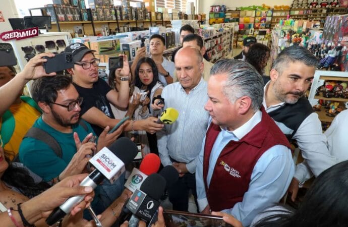IMPI y Secretaría de Economía encabezan operativos contra tiendas chinas en Puebla