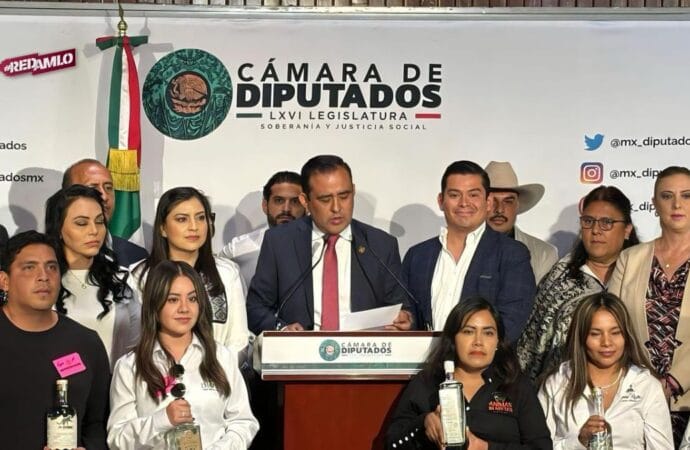 Mezcaleros Poblanos destacan en la Cámara de Diputados para promover la industria del mezcal