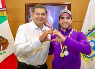 Gobierno de Puebla duplica apoyo económico a medallistas del estado