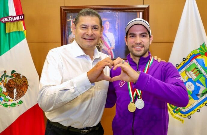 Gobierno de Puebla duplica apoyo económico a medallistas del estado