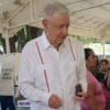 AMLO reaparece para votar y elogia a Claudia Sheinbaum como la mejor presidenta