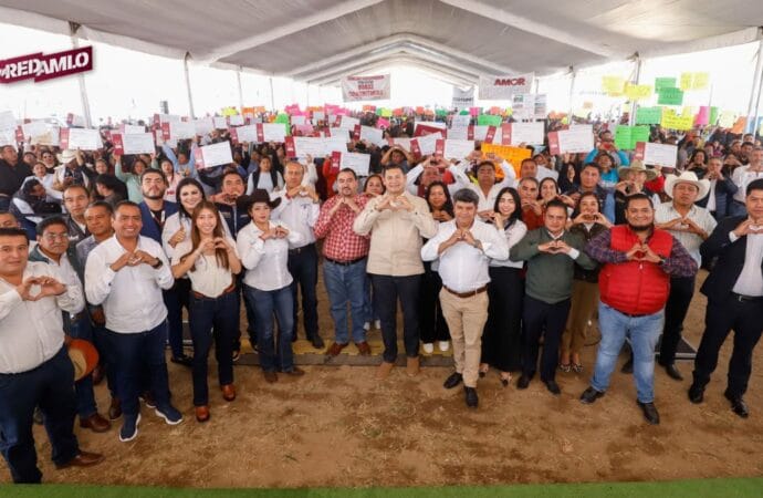 Armenta impulsa revolución agrícola con drones y tractores en Puebla