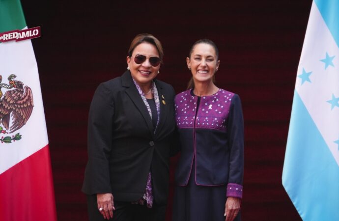 Sheinbaum recibe a Xiomara Castro en Palacio Nacional